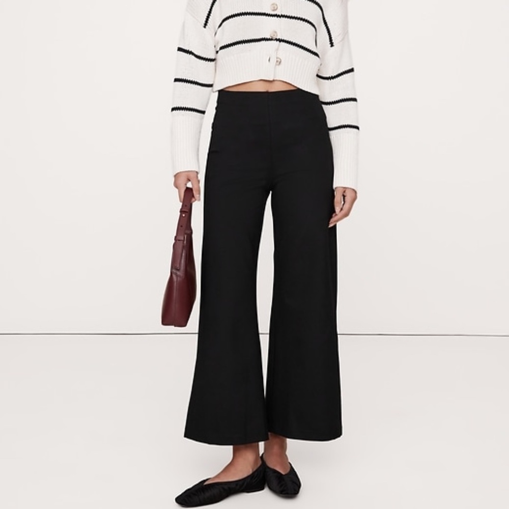 NWT  //  BANANA REPUBLIC  //  HIGH-RISE WIDE-LEG CROPPED EVERYWHERE PONTE PANT